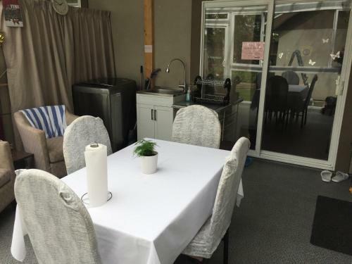 One Bedroom Suite For 5