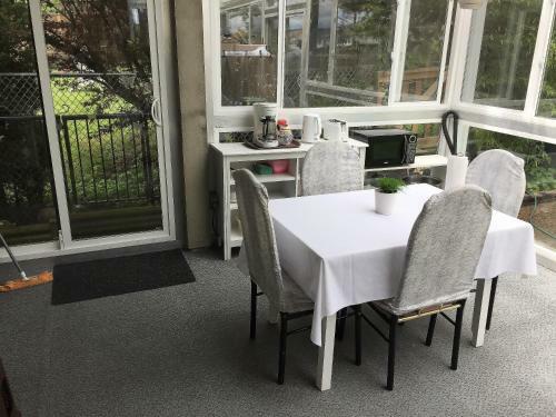 One Bedroom Suite For 5