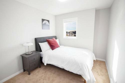 Luxurious 2 Bedroom Townhouse In South Winnipeg