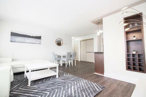 Apartamento 1 Bedroom Suite In Downtown Winnipeg With Parking