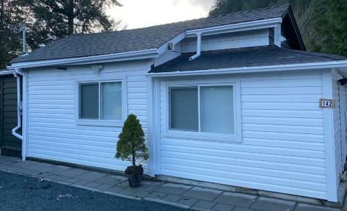 Lodge Harrison Lake Cottages