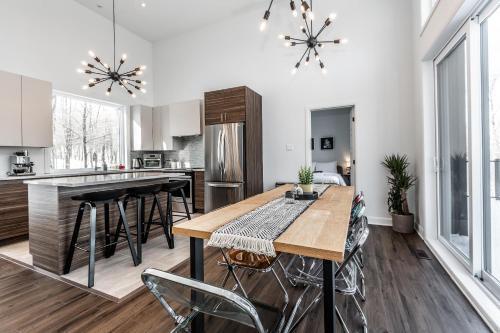 Luxurious Villa Tremblant 4 Bedrooms With Pool Table - B5