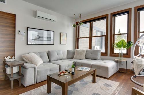 Condo With Breathtaking View Of The Lake