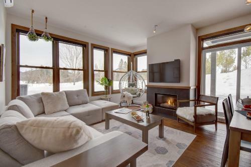 Condo With Breathtaking View Of The Lake