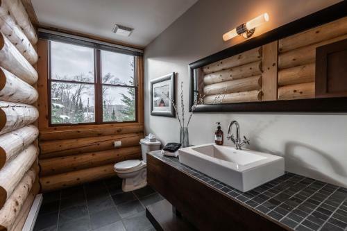 Chalet First Tracks - 5 Bdr With Lake Access And Hot Tub