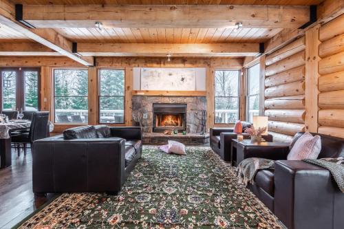 Chalet First Tracks - 5 Bdr With Lake Access And Hot Tub
