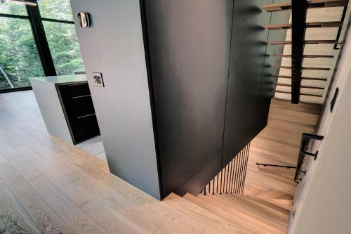 Contemporary + Spa & Sauna