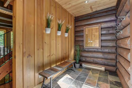 Chic Log Chalet With Hot Tub - Mont-tremblant North Side By Reserver.ca