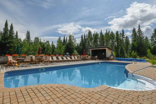 Chic Log Chalet With Hot Tub - Mont-tremblant North Side By Reserver.ca