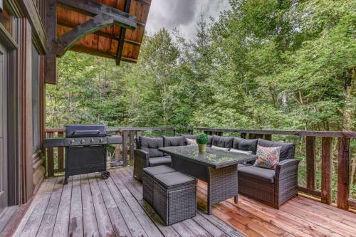 Chic Log Chalet With Hot Tub - Mont-tremblant North Side By Reserver.ca