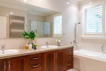 Villa Luxury Inner-melb 5 Brm Home, Close To Everything