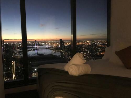 Hudson Sea View Apartments At Southern Cross