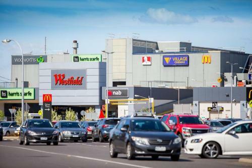 Hostal Silver House - Melbourne Airport Accommodation