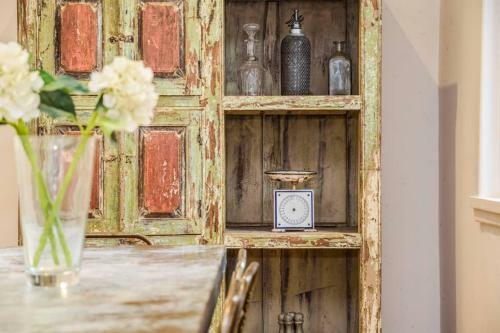Elwood Eclectic Gem