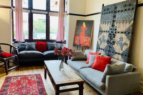 Elwood Eclectic Gem