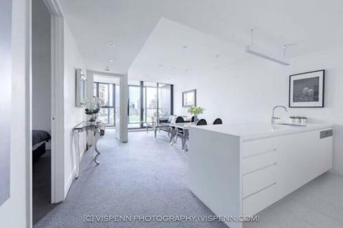 State Of The Art 2bed+2bath Designer Lux Apartment