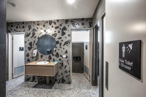 Royal Hotel By Nightcap Social