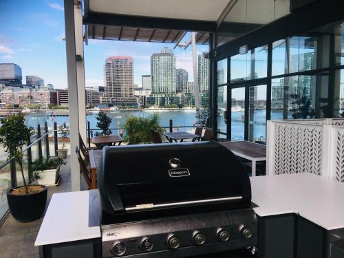 Luxury On The Water (private Luxurious Boat)