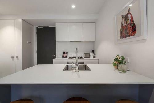 Spacious Brunswick Apartment