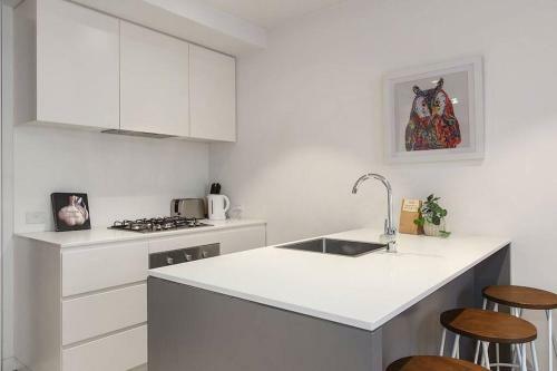 Spacious Brunswick Apartment