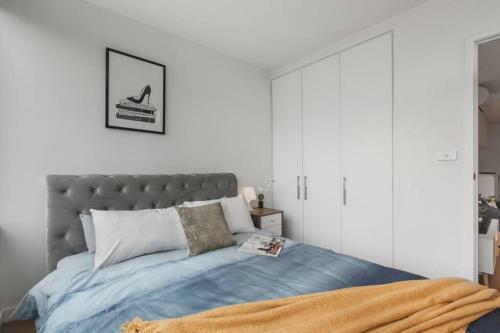 The Dudley Apartments By Ready Set Host