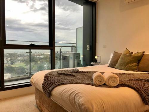 Readyset Apartments At Emerald