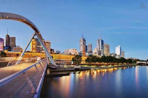 Apartamento Spacious 2br Apt With A Stunning View Over The Yarra, Free Parking
