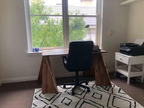 Apartamento Lovely Two Bedroom, One Bath Home Away From Home.