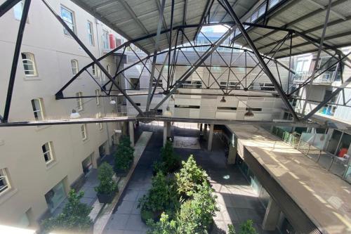 Lovely Centrally Located 1 Bedroom Apartment In Melbourne