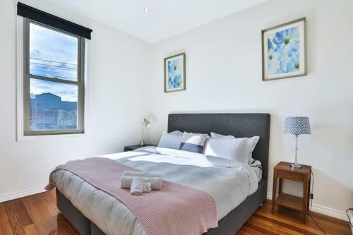 3 Bedroom In Richmond With Balcony For Families