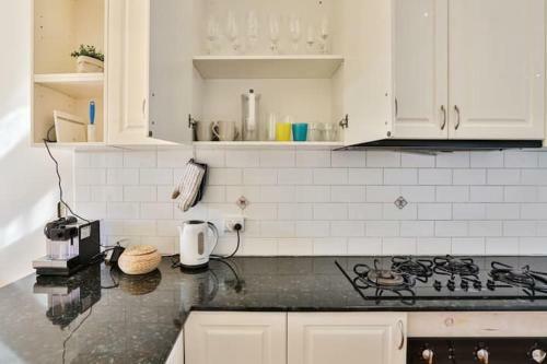 3 Bedroom In Richmond With Balcony For Families