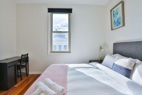 3 Bedroom In Richmond With Balcony For Families