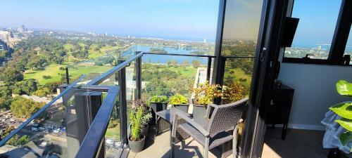 Ultra Luxe Grand Prix Views, Stunning 1 Bed Apartment