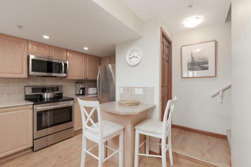 Lagoons By Cozystay Signature Whistler