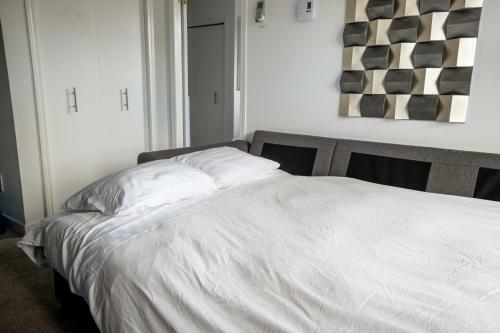 The Modern Whistler Apartment - Ski-in Ski-out
