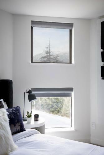 The Modern Whistler Apartment - Ski-in Ski-out