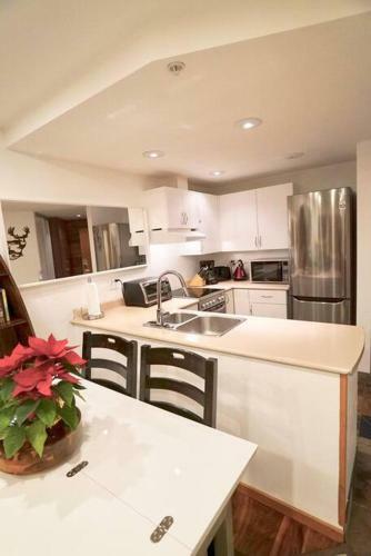 Apartamento Whistler Luxury Ski In/out+ Parking+hottub + Pool