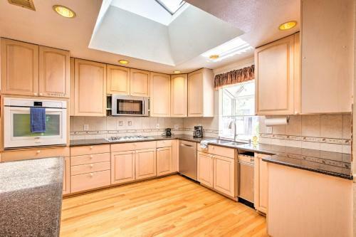 Bright San Jose House With Private Yard And Deck!