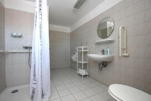 Apartamento Flat In Klocksin With A Garden