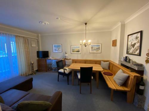 Apartamentos Chesa Derby 32