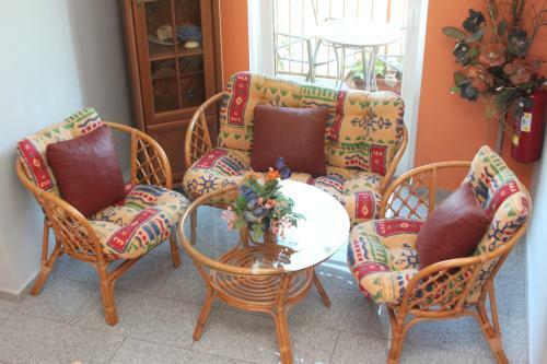 Hostal Pension Motel Anna