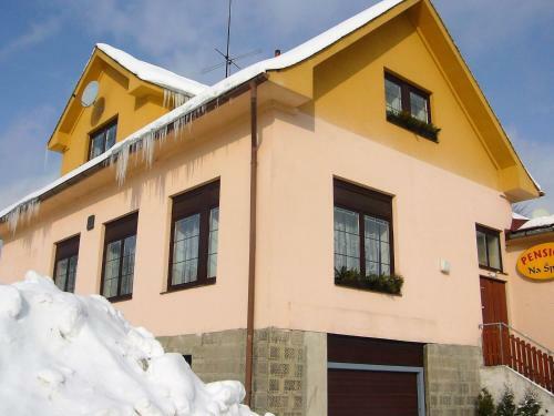 Unique Apartment In Bohemian Near Ski Lift