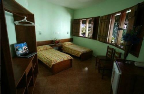 Hostal Back Door Village