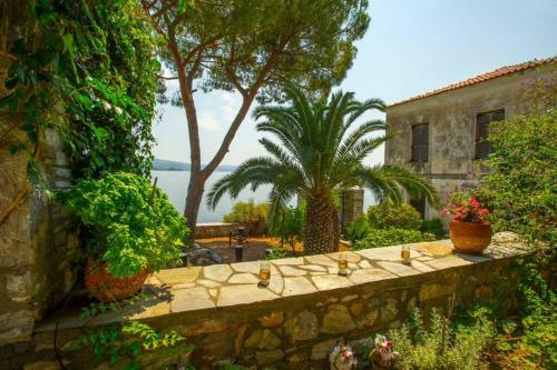 Natali's Villa By The Sea