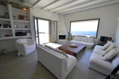 Spectacular Sunset View Villa At Melissaki