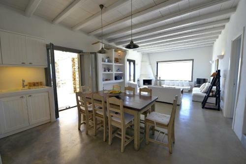 Spectacular Sunset View Villa At Melissaki