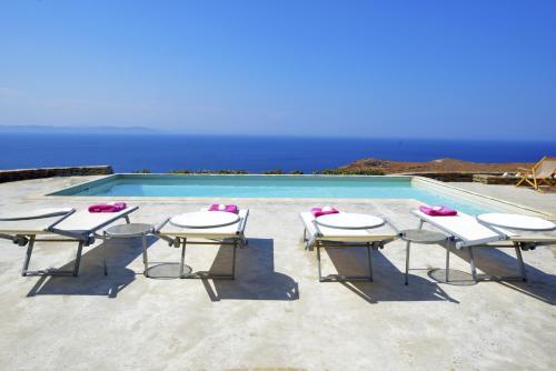 Spectacular Sunset View Villa At Melissaki