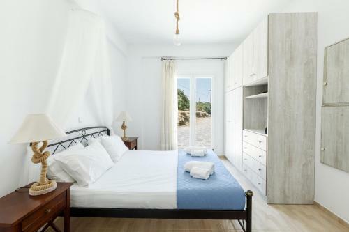 Cycladic Villa With Sea View!