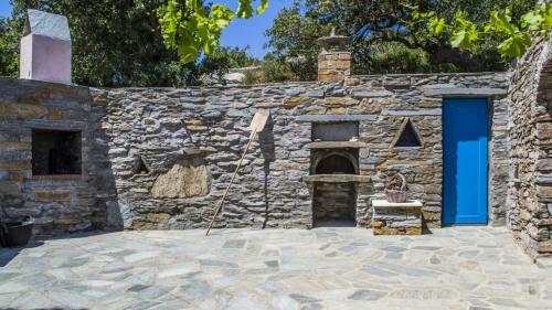 Original Stone Farmhouse, For An Altenative Style Holiday