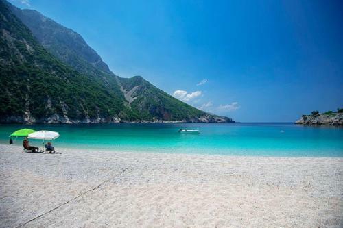 Beautiful Summer Villa In Chalkoutsi